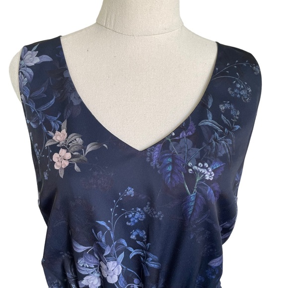DECJUBA Sz8 Navy with blue toned floral design dress with elastic waist with tie - Picture 4 of 12